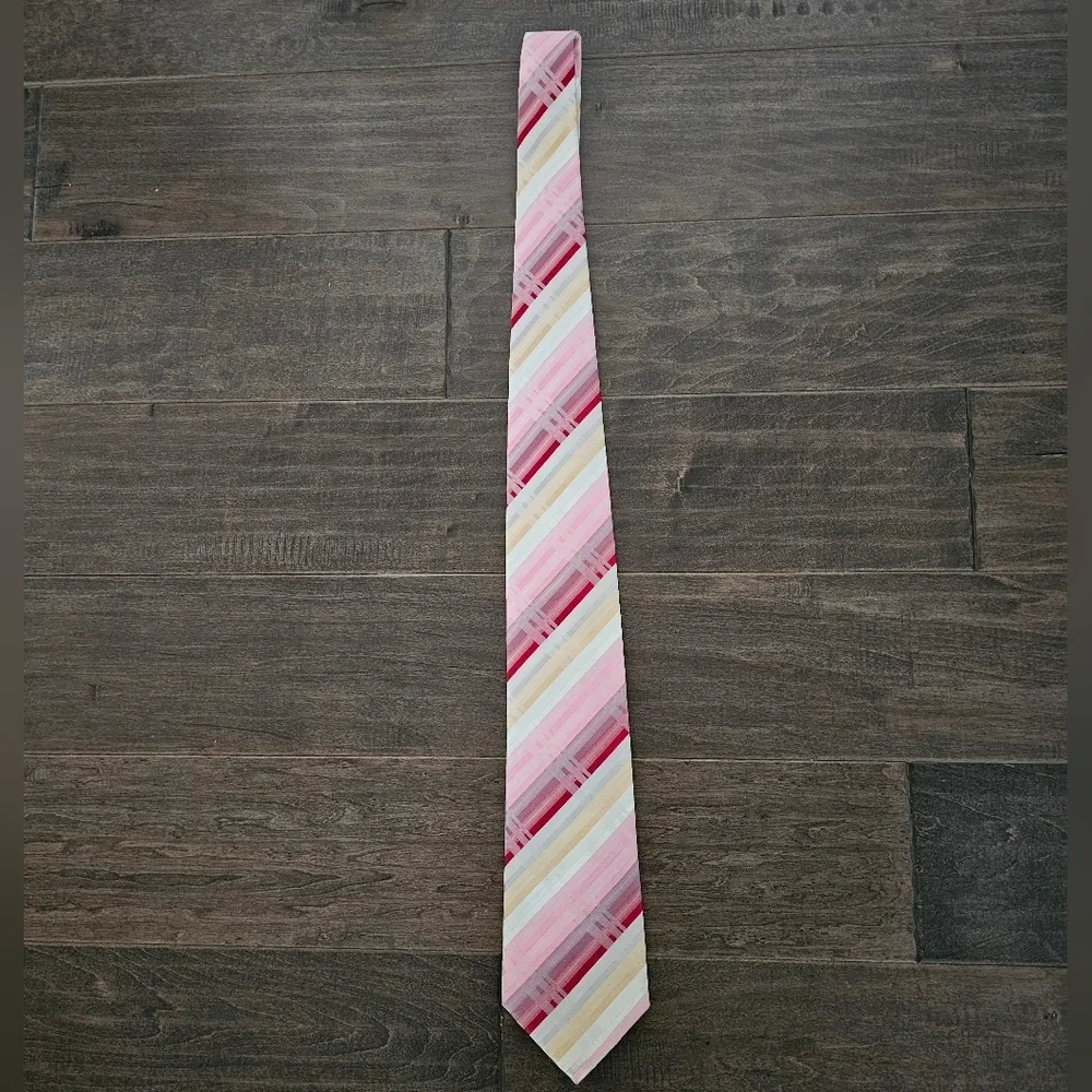 Beautiful 100% Silk Italian Dolce & Gabbena Pink and Red Striped Tie